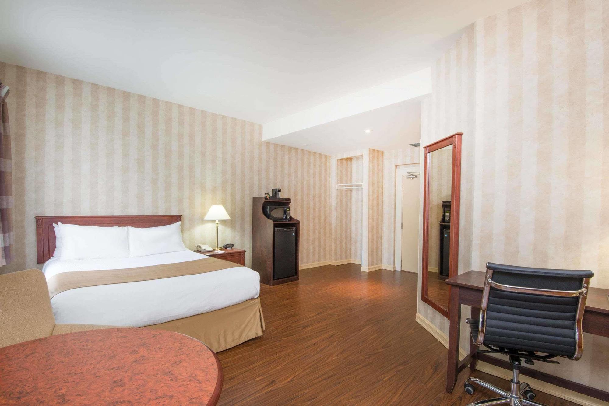Hotel Ramada By Wyndham St. John'S Esterno foto